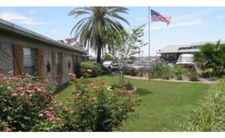 eagle-pass-nursing-and-rehabilitation-78852-10151_4
