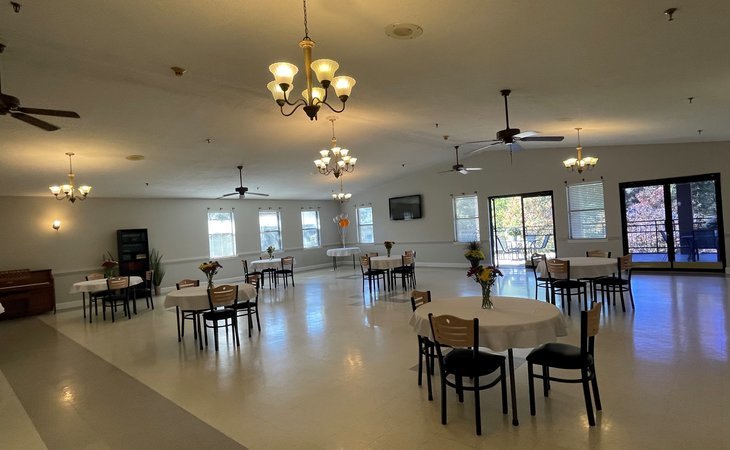 silver-lake-senior-living-35905-1173227_4