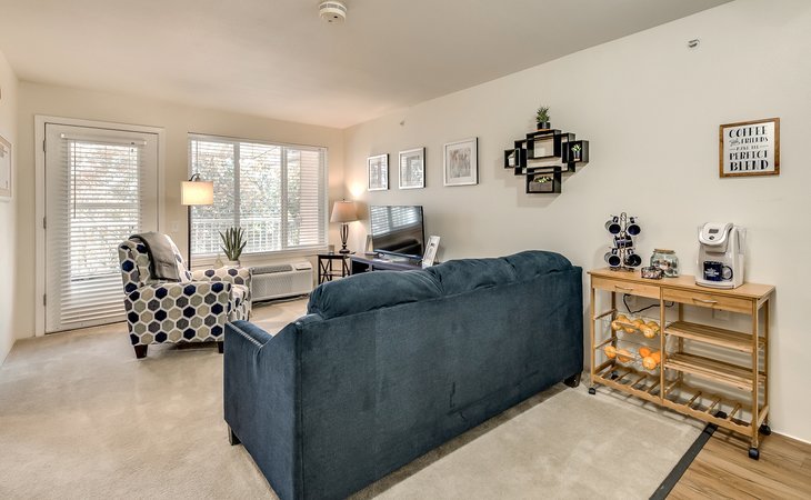 holiday-whiterock-court-75238-1201759_8