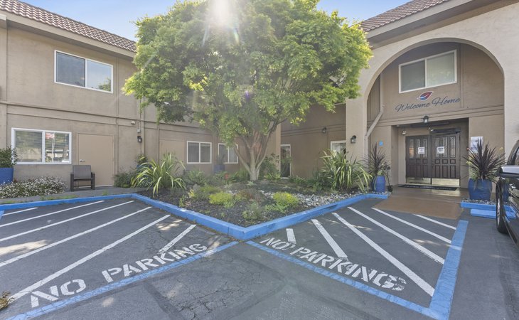 serra-highlands-senior-living-94015-1201800_2
