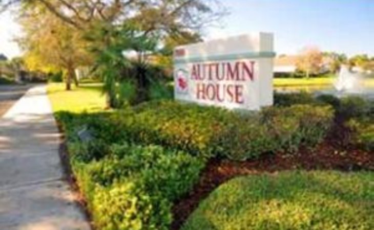 autumn-house-32940-1204459_3