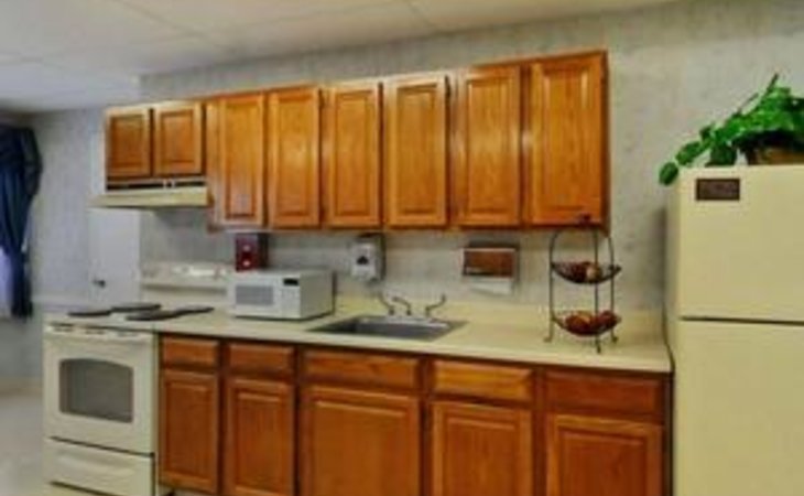 the-pines-at-glens-falls-center-for-nursing-and-rehabilitation-12801-1210301_7