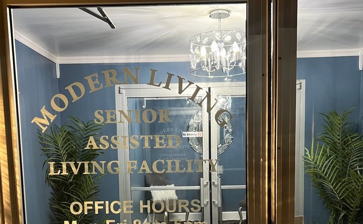 modern-living-assisted-living-for-seniors-48036-1228674_2