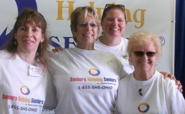 seniors-helping-seniors-44035-1230234_2