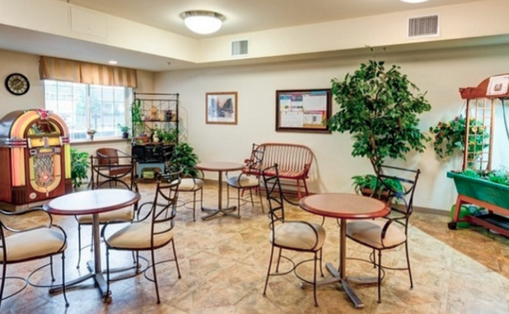 courtyard-fountains-senior-living-97030-1231445_3