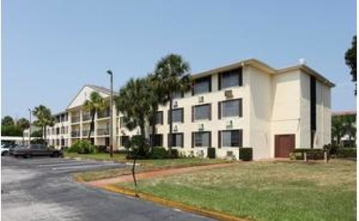 christian-manor-apartments-33401-1232601_2