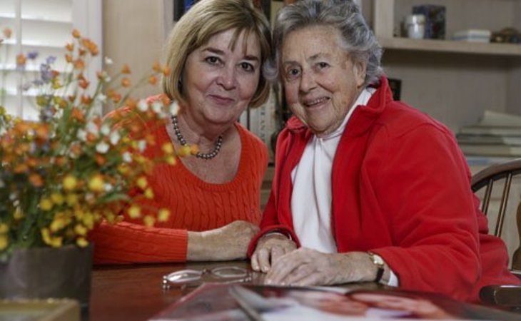seniors-helping-seniors-07936-1236836_7