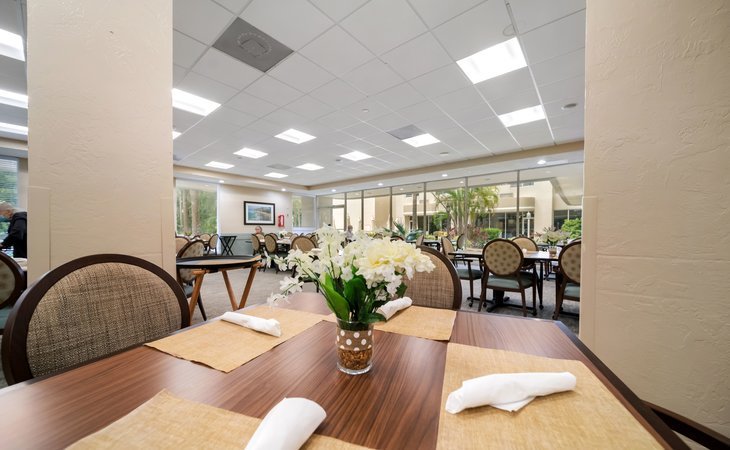 imperial-club-independent-and-assisted-living-community-33160-1236861_7
