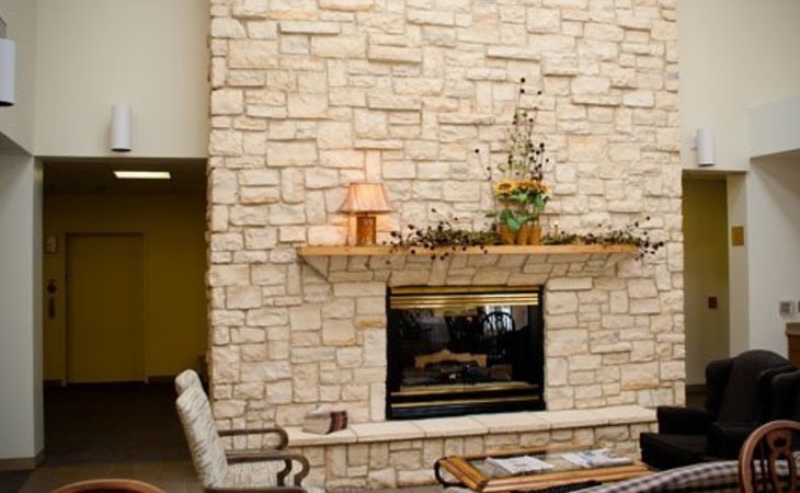 the-atrium-at-oak-crest-residence-60123-1236866_2
