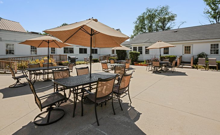 pine-rock-manor-03278-1237214_6