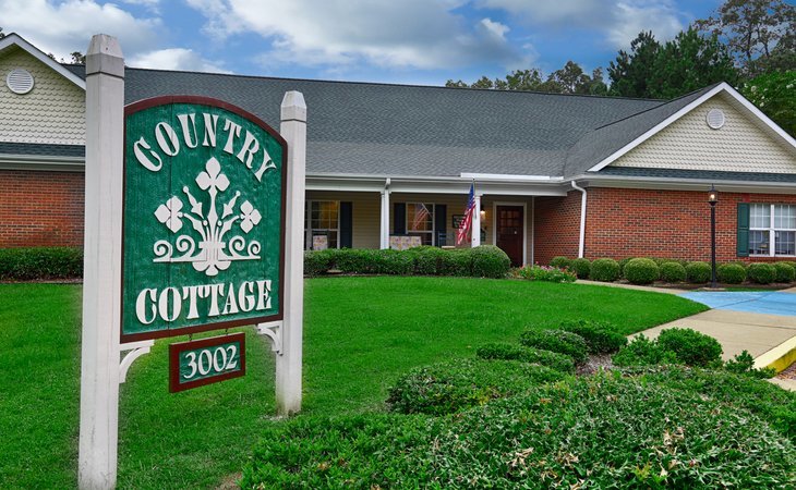 country-cottage-corinth-38834-1237761_2