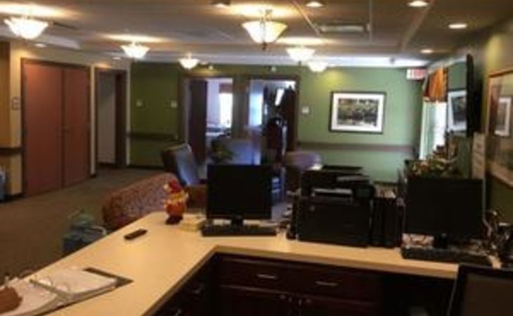 twin-pines-health-care-center-19390-1239125_6