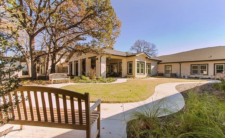 the-oaks-assisted-living-and-memory-care-75022-1248914_4