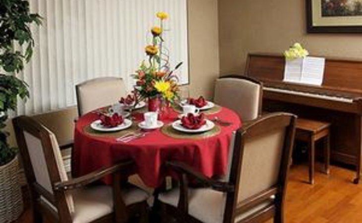 pine-creek-care-center-95661-1250093_3