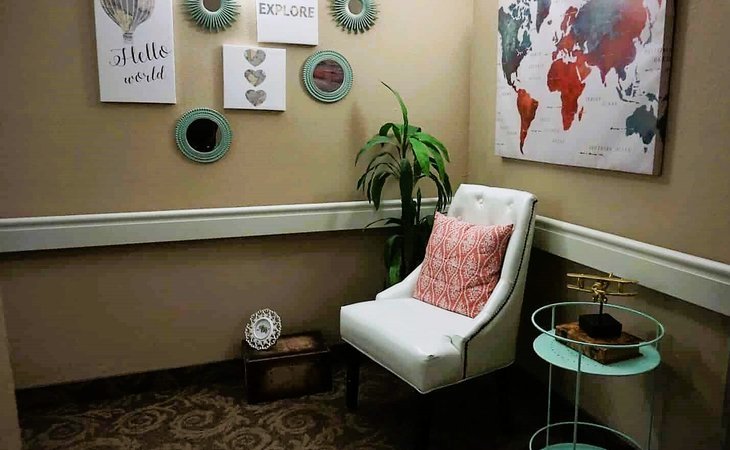 emerald-square-senior-living-73127-1252935_4