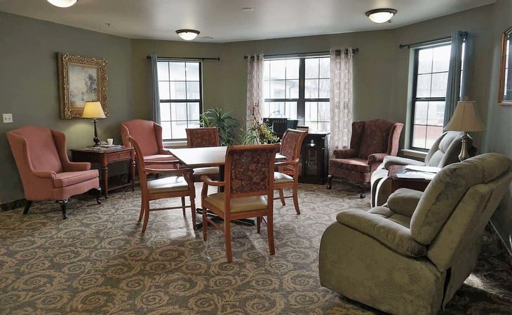 emerald-square-senior-living-73127-1252935_5