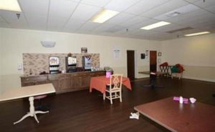 coral-rehabilitation-and-nursing-of-arlington-76011-12532_10