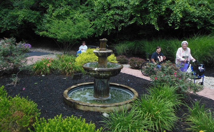 ivy-knoll-senior-living-41011-1261608_8