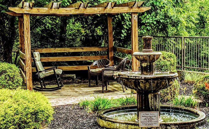 ivy-knoll-senior-living-41011-1362772_4