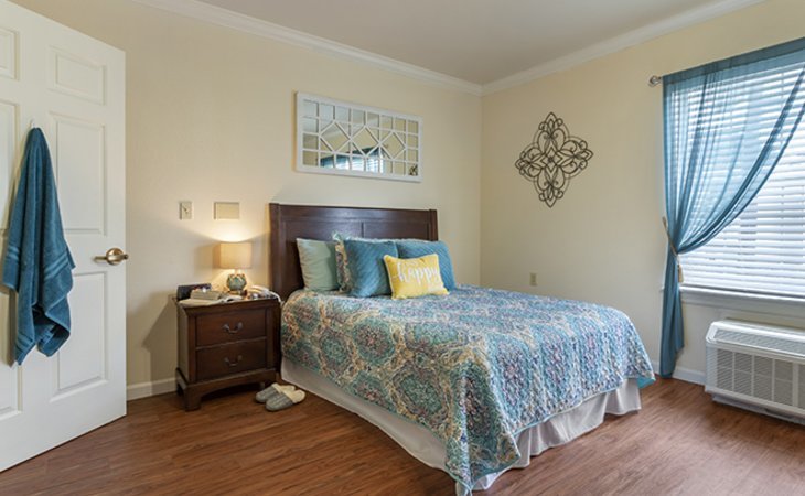 brookdale-spring-shadows-77080-1364958_3