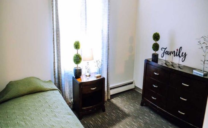 courtyard-manor-of-farmington-hills-48334-1365438_3