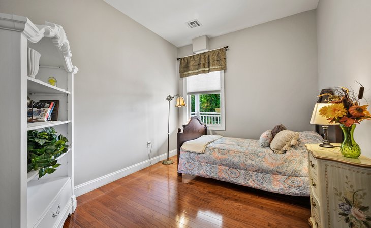 fox-trail-memory-care-living-at-south-river-08882-1365804_2