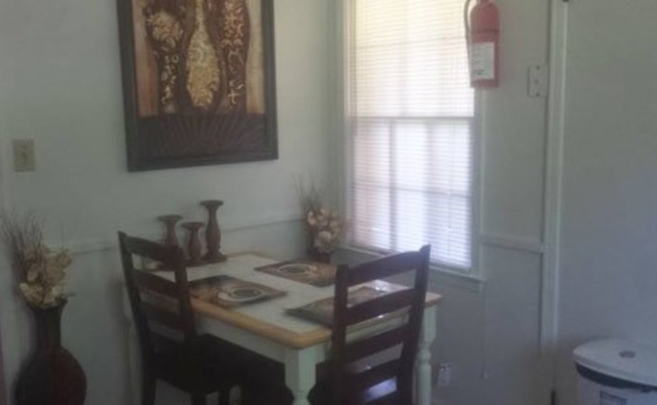 helping-hands-assisted-living-36116-1365997_4