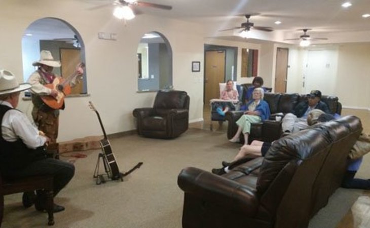 good-life-senior-living-76104-1366165_6