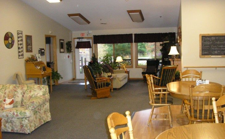 comforts-of-home-advanced-assisted-living-and-memory-care-at-st-croix-falls-54024-1368184_3