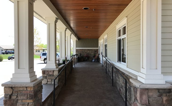 the-bluffs-advanced-memory-care-at-hudson-comforts-of-home-54016-1368239_4