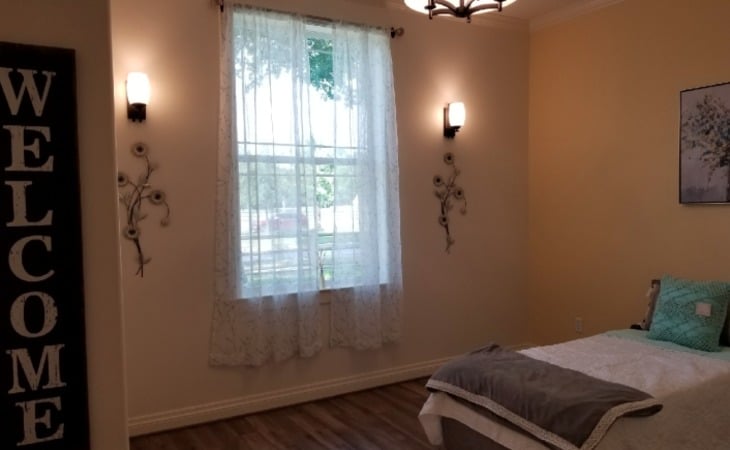 village-green-alzheimer-s-care-home-spring-77379-1369045_2