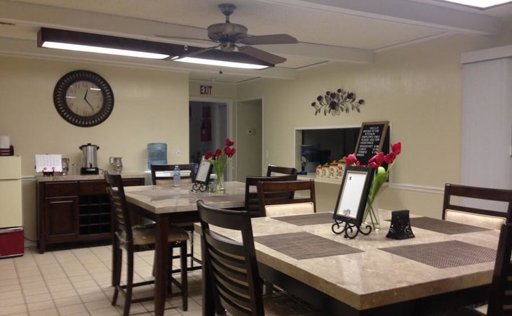 g-and-e-assisted-living-llc-32955-1370588_4