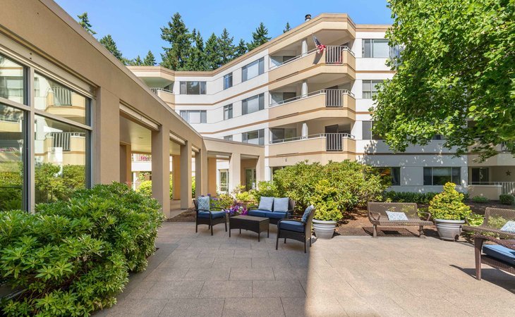 cristwood-park-and-the-courtyard-98133-1371000_5