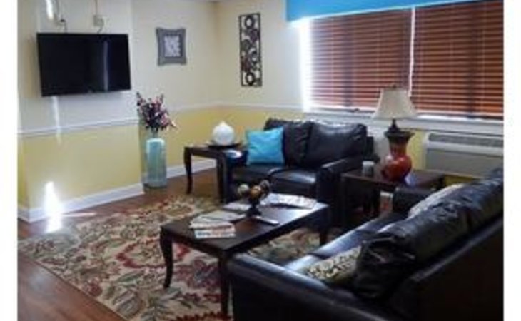 fort-myers-rehabilitation-and-nursing-center-33907-1374584_2