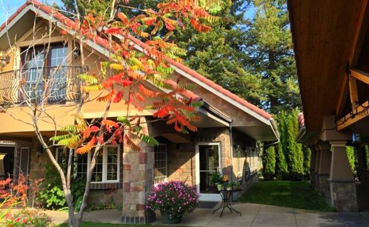courtyard-at-coeur-d-alene-83814-1419635_2