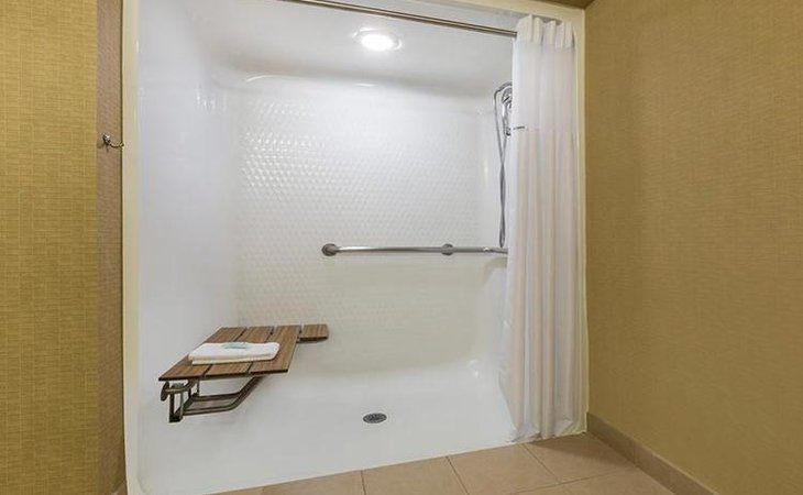 w-g-luxury-independent-living-77070-1420246_11