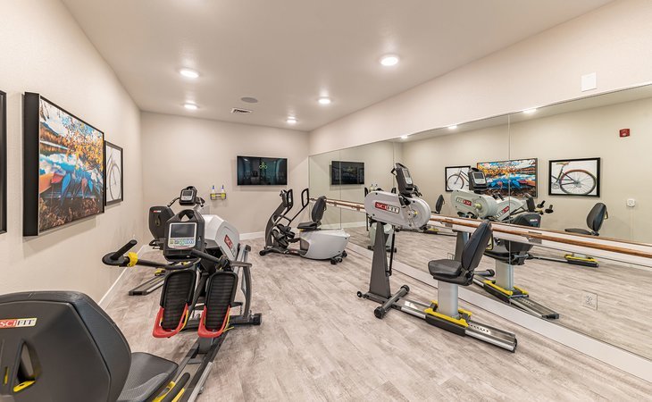 cloverland-park-senior-living-37027-1429303_6