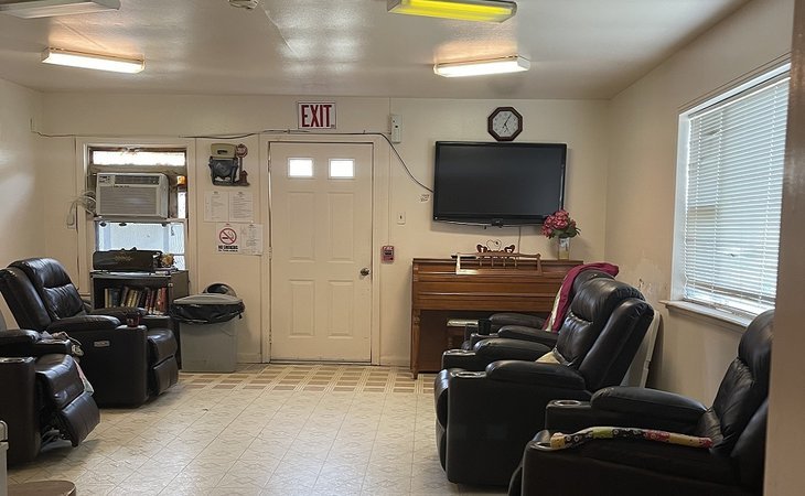 white-s-cottage-center-77515-1432052_3