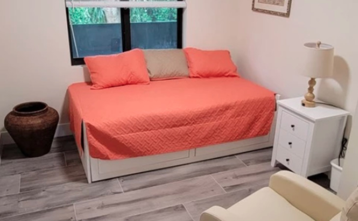 mary-s-house-alf-33157-1447365_7
