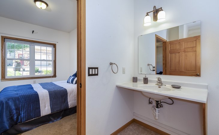 emerson-senior-living-53718-1450636_13