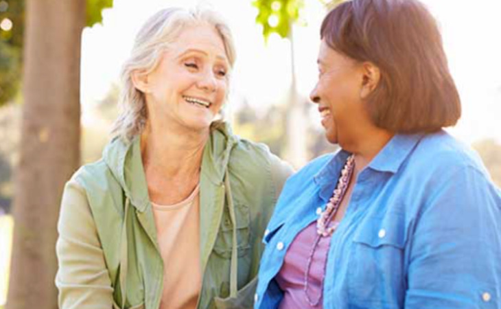 senior-helping-seniors-20707-1450719_3