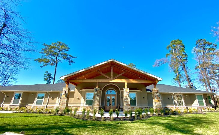 village-green-alzheimer-s-care-home-77389-1451450_2