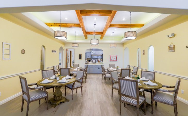 village-green-alzheimer-s-care-home-77389-1451450_5