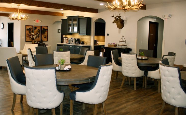 transition-assisted-living-49837-1451576_3