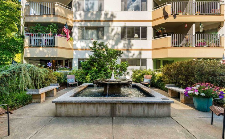 cristwood-park-and-the-courtyard-98133-191_6