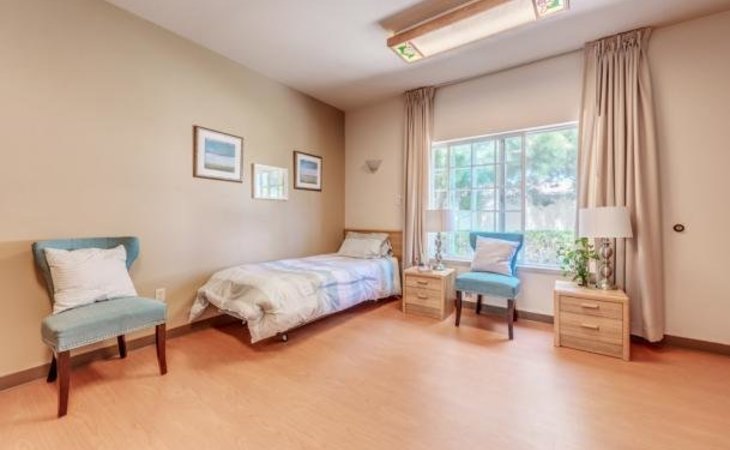 crescent-landing-at-garden-grove-memory-care-92845-21638_3