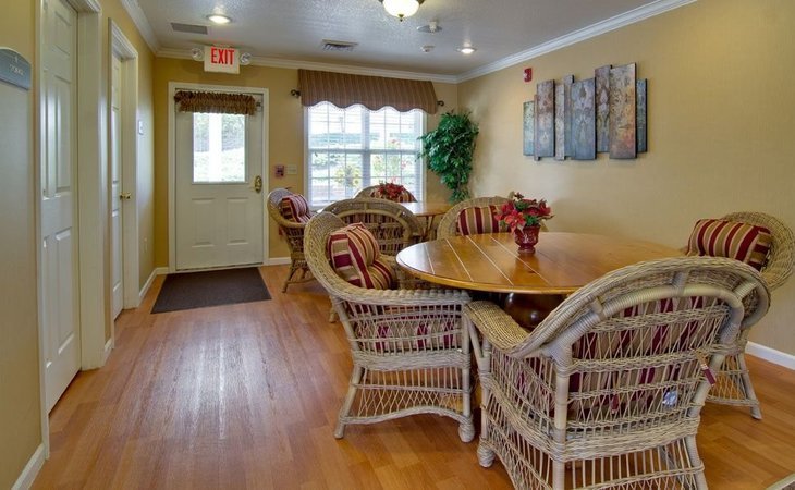 ravenwood-senior-living-65804-38135_3