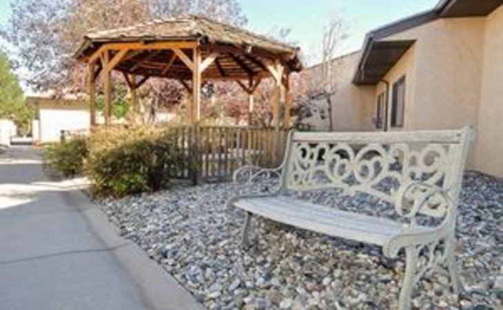 life-care-center-of-pueblo-81005-4057_4