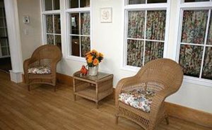 franklin-court-assisted-living-02809-42127_10