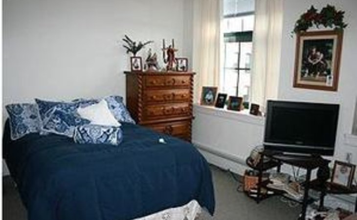 franklin-court-assisted-living-02809-42127_5